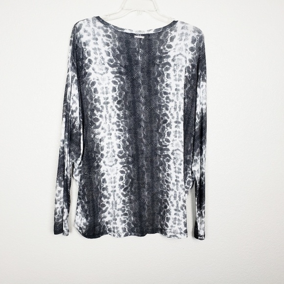 Micheal Kors| Gray Snakeskin studded top 116 - Picture 7 of 8